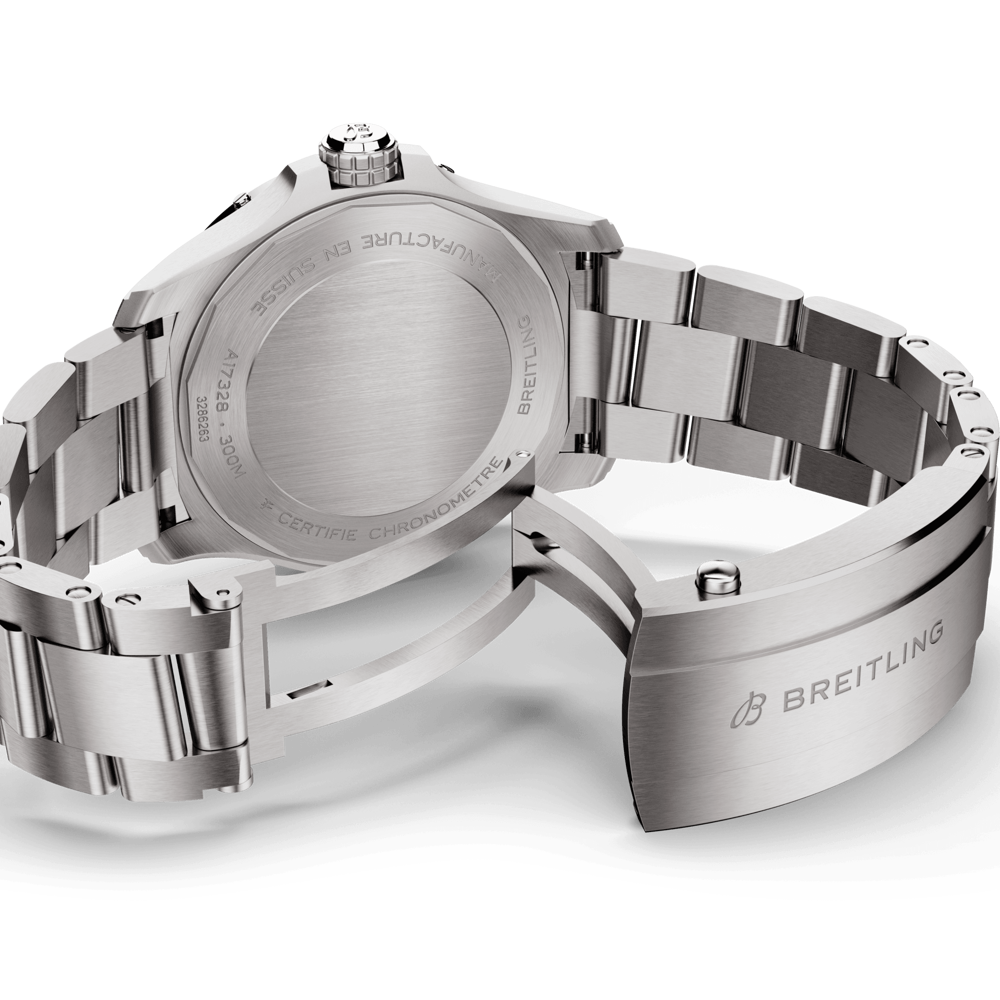 Breitling Avenger Automatic 42 / A17328101B1A1