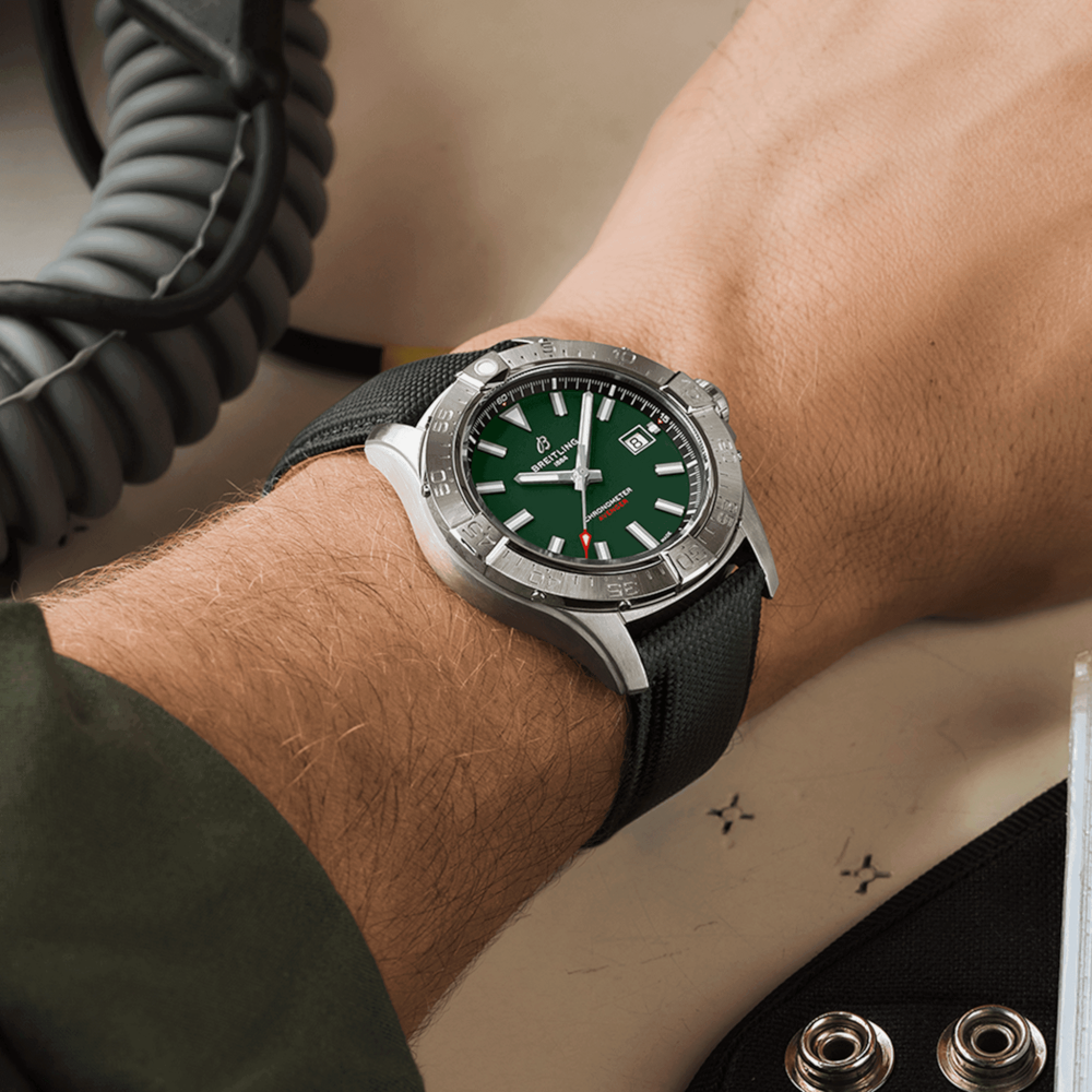 Breitling Avenger Automatic 42 / A17328101L1X1