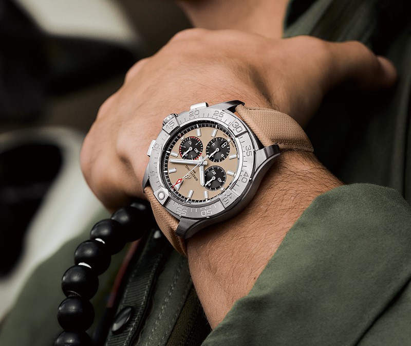 BREITLING AVENGER 2 BREITLING AVENGER 2