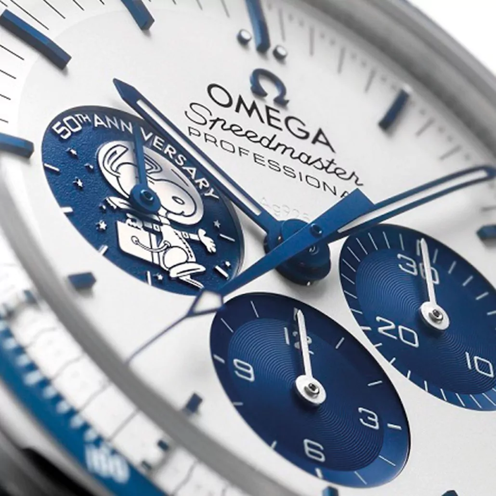 OMEGA Speedmaster „Silver Snoopy Award“ 50th Anniversary - 310.32.42.50.02.001
