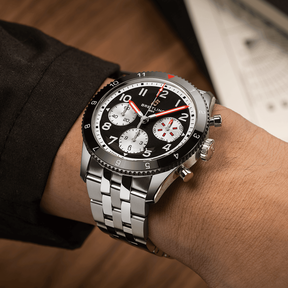 Breitling Classic AVI Chronograph 42 Mosquito / Y233801A1B1A1