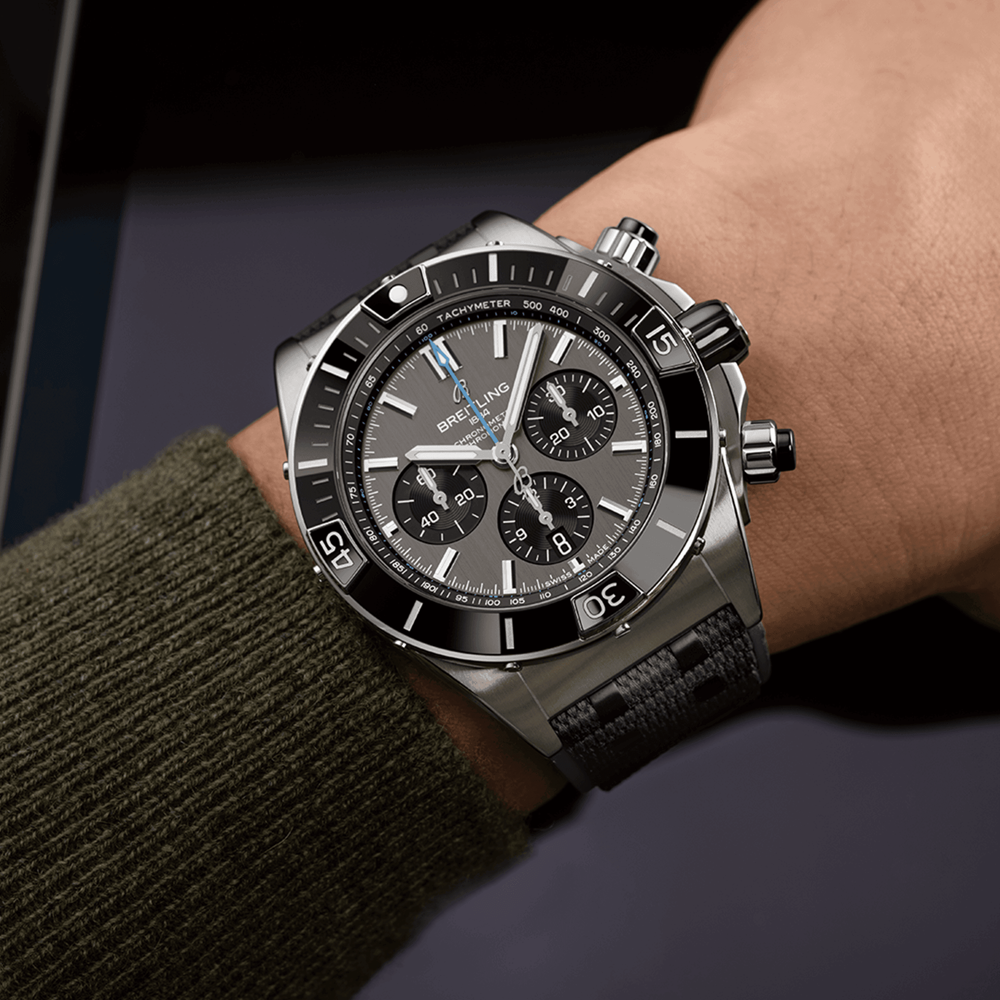 Breitling Super Chronomat B01 44 Titan / EB0136251M1S1